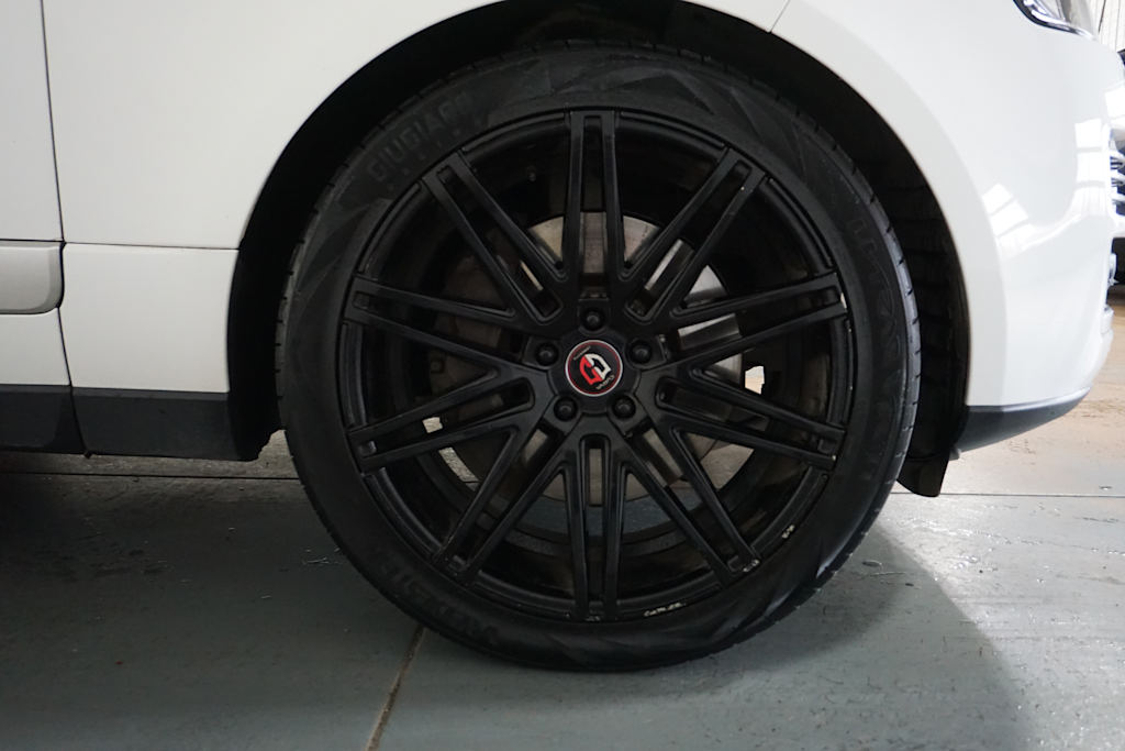 Thumbnail: 2016 Land Rover Range Rover - 19