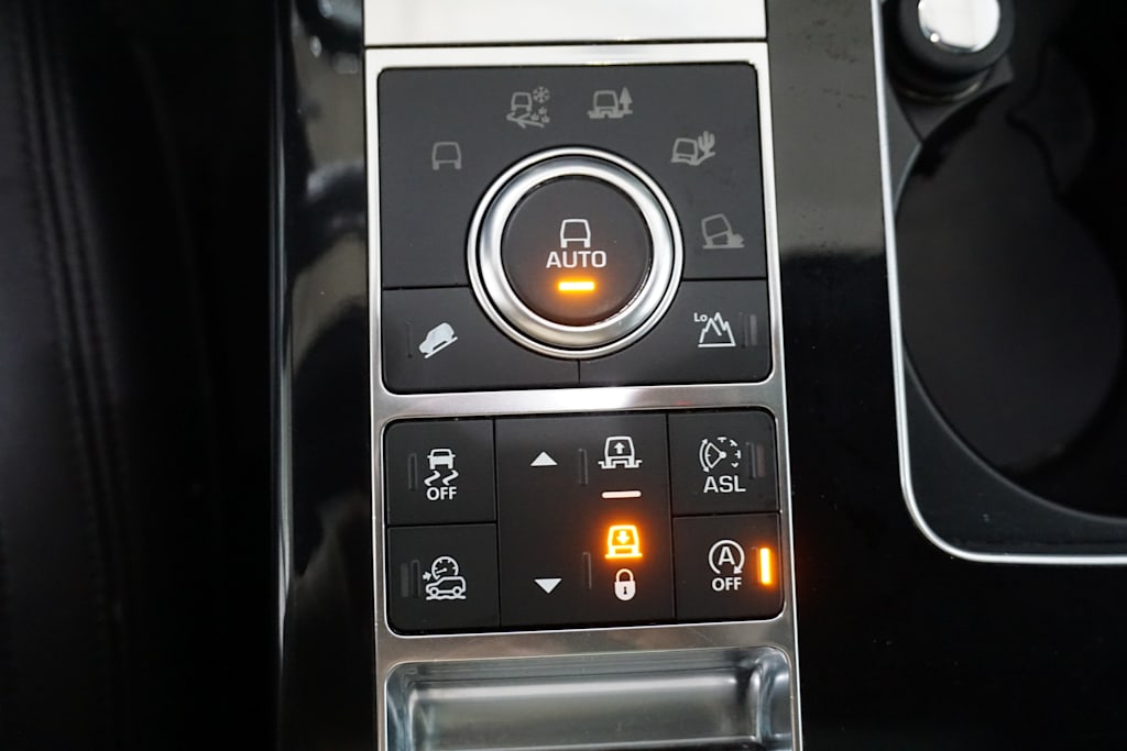 Thumbnail: 2016 Land Rover Range Rover - 25