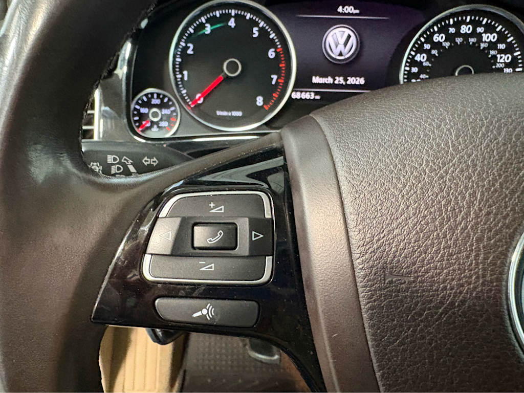 Thumbnail: 2017 Volkswagen Touareg - 23