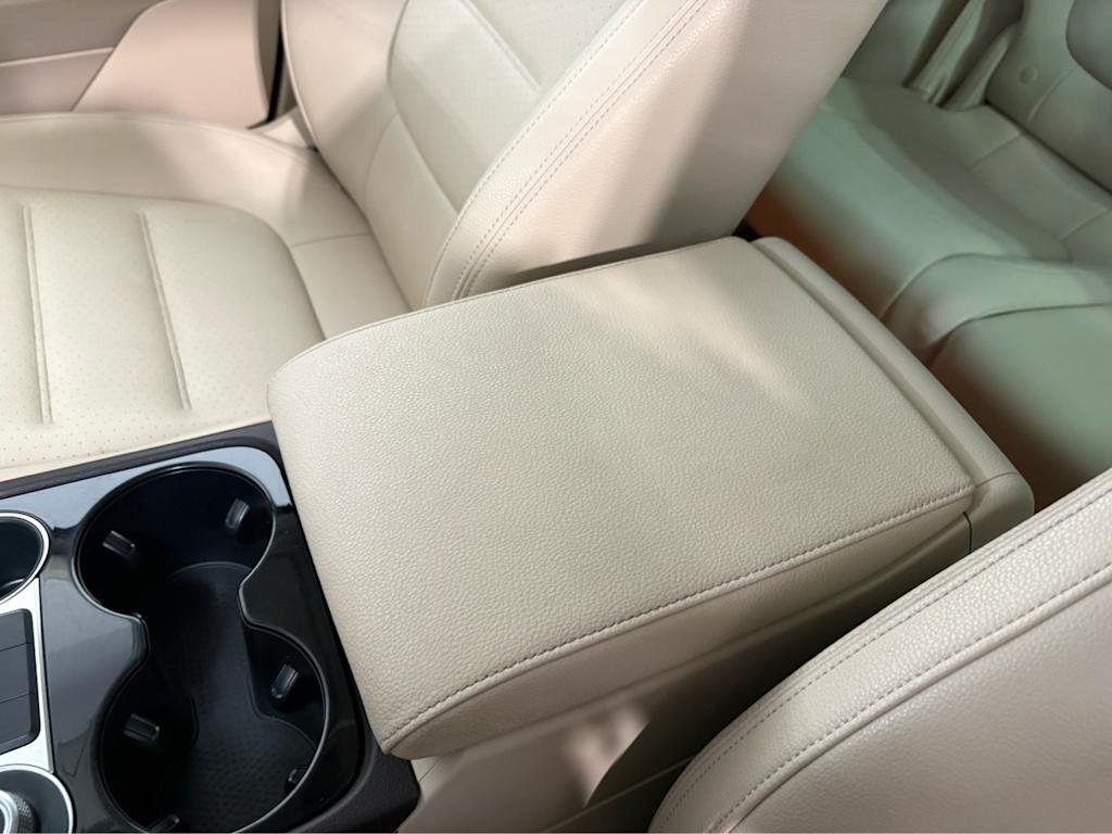 Thumbnail: 2017 Volkswagen Touareg - 9