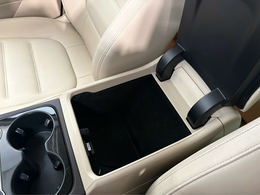 Thumbnail: 2017 Volkswagen Touareg - 26