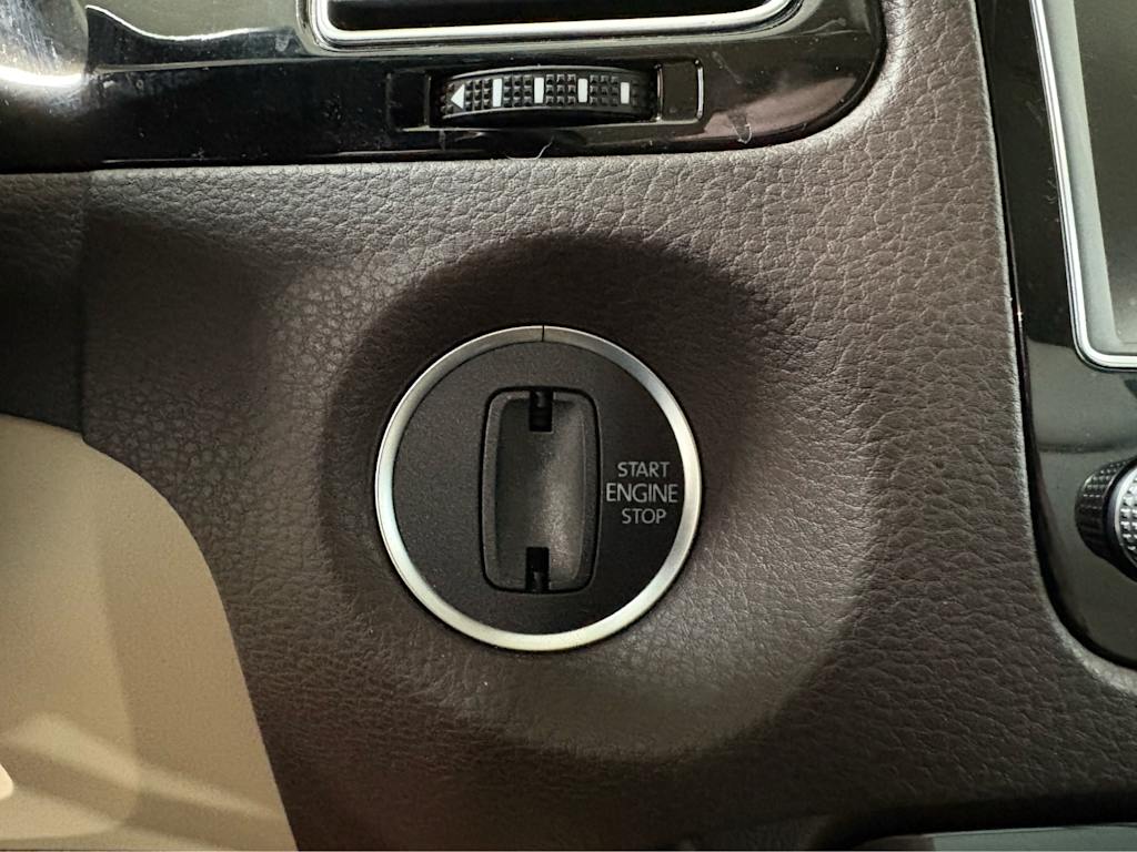 Thumbnail: 2017 Volkswagen Touareg - 29