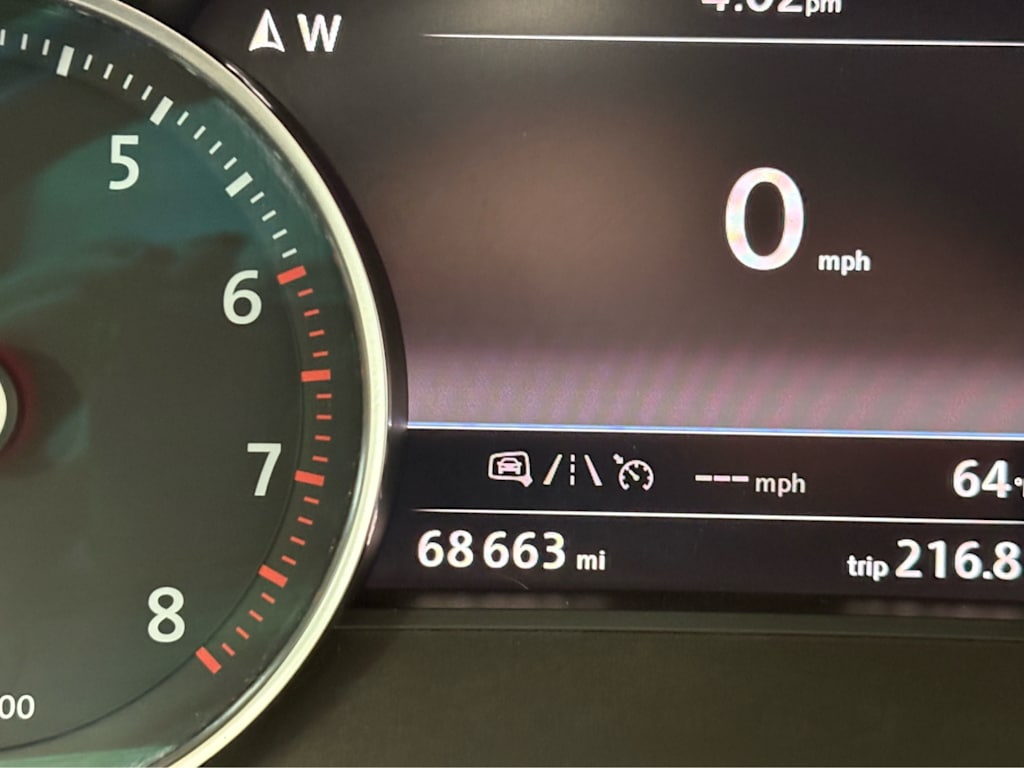 Thumbnail: 2017 Volkswagen Touareg - 31