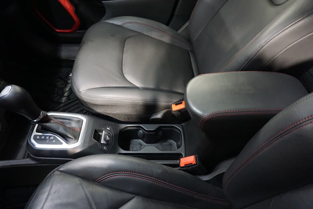 Thumbnail: 2023 Jeep Renegade - 10