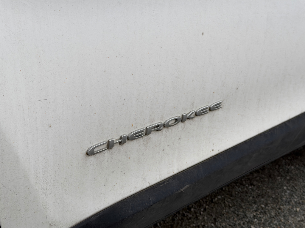 Thumbnail: 2018 Jeep Cherokee - 6