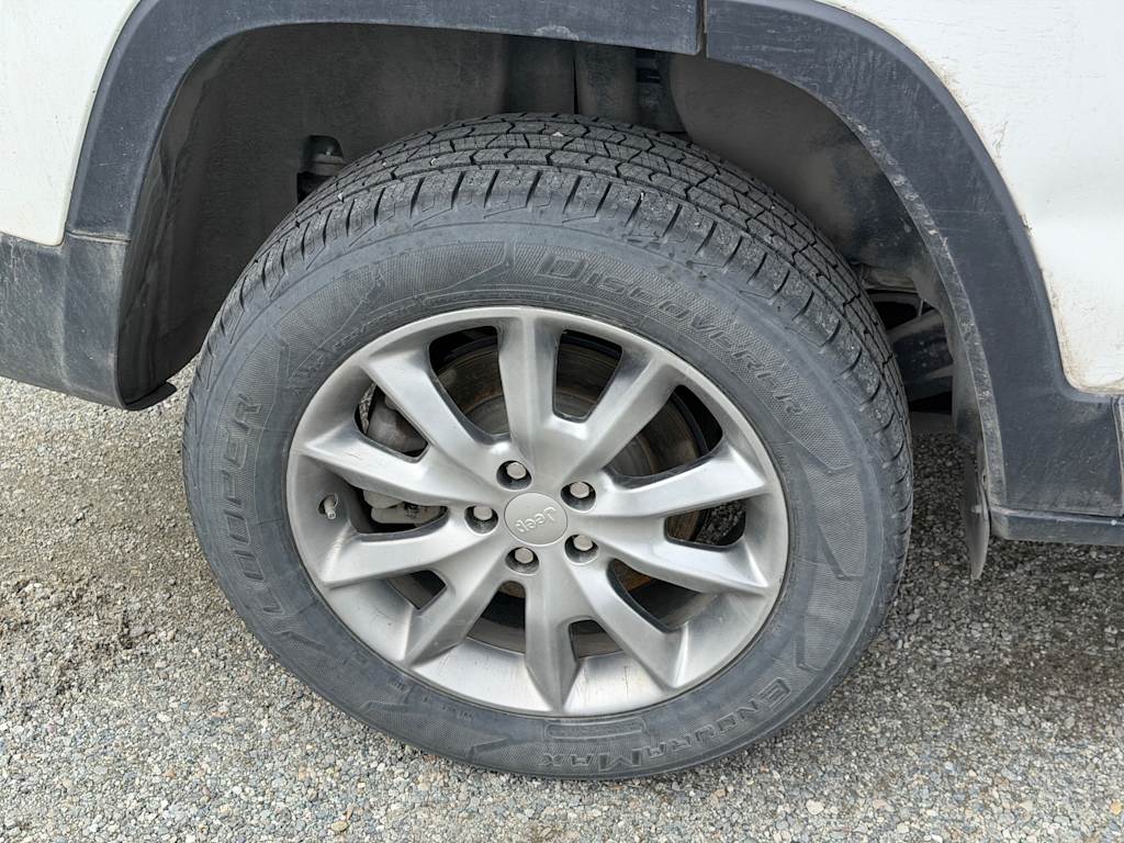 Thumbnail: 2018 Jeep Cherokee - 19