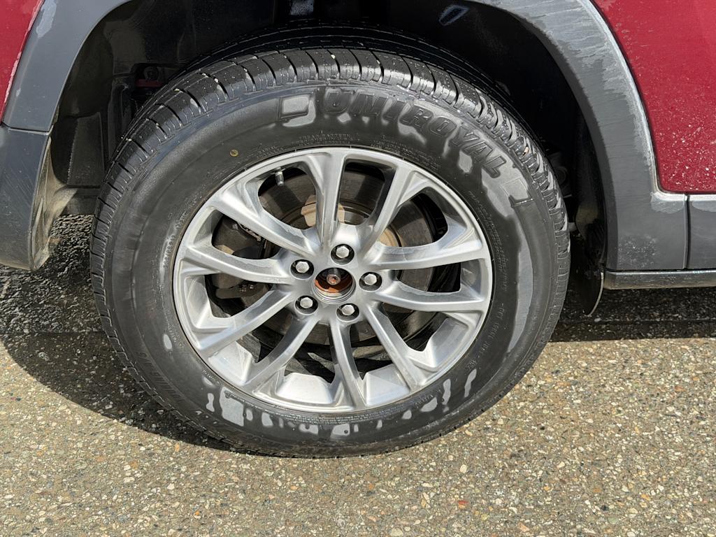 Thumbnail: 2019 Jeep Cherokee - 18