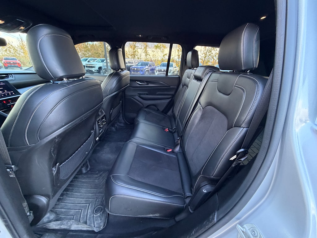 Thumbnail: 2024 Jeep Grand Cherokee - 10