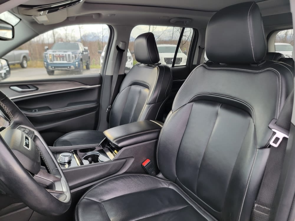 Thumbnail: 2022 Jeep Grand Cherokee - 10