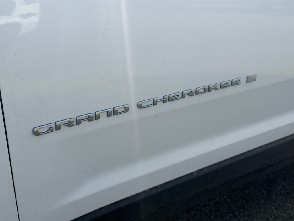 Thumbnail: 2024 Jeep Grand Cherokee - 6