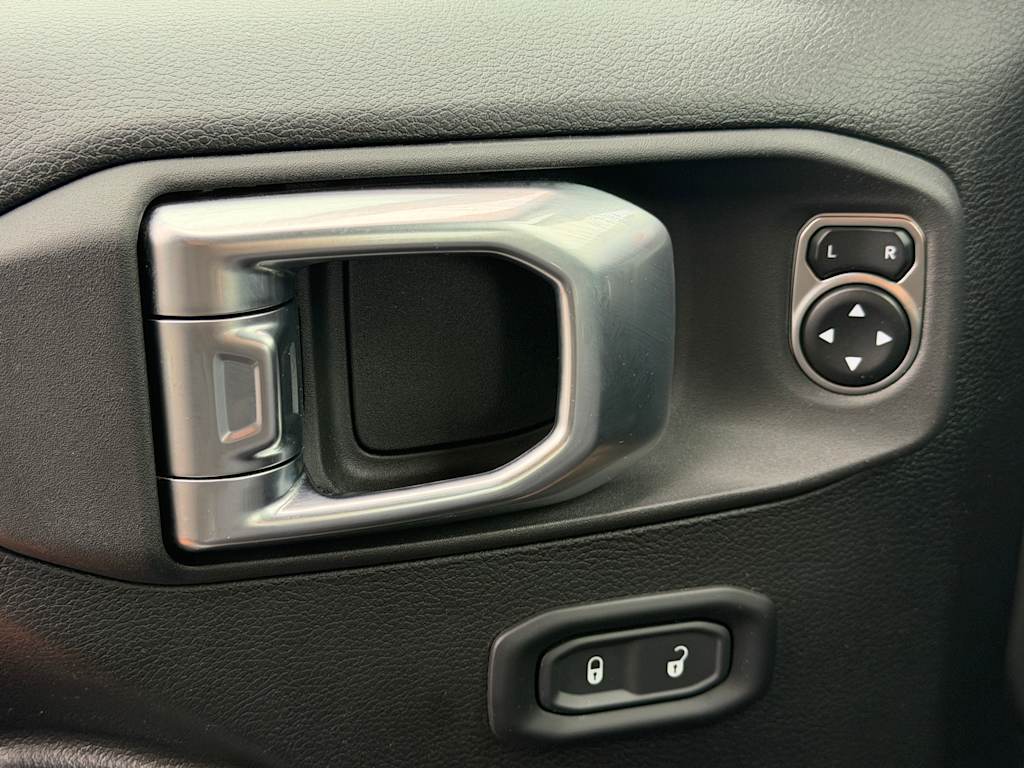 Thumbnail: 2023 Jeep Gladiator - 13