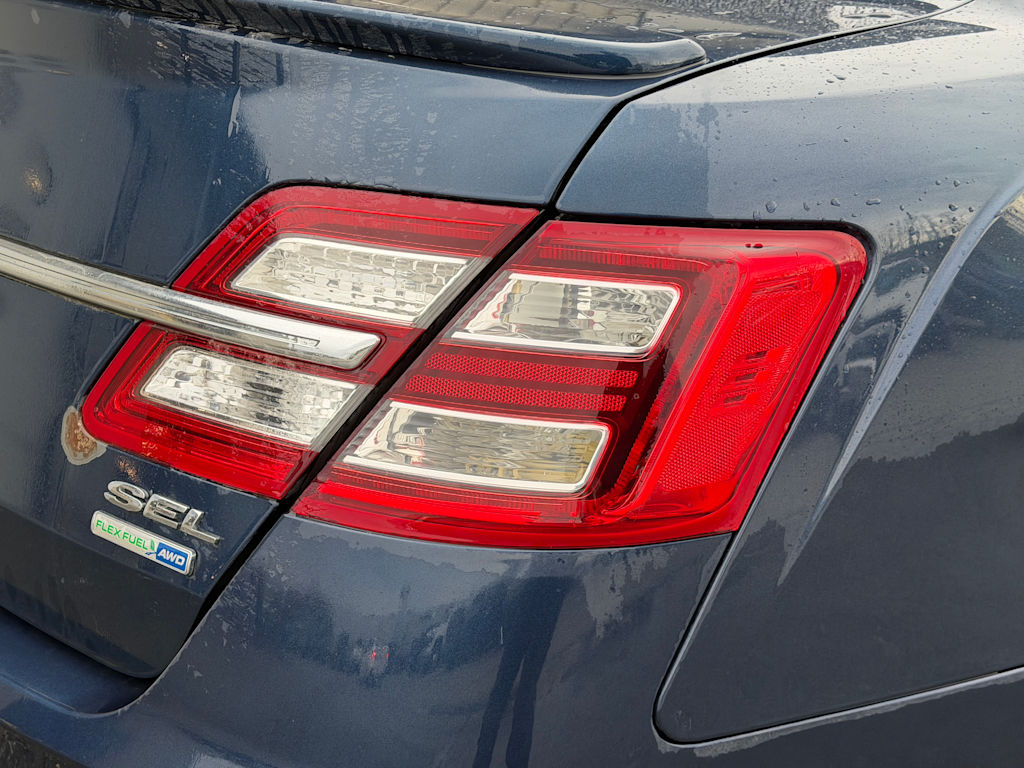 Thumbnail: 2017 Ford Taurus - 20