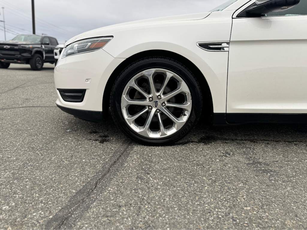 Thumbnail: 2016 Ford Taurus - 6