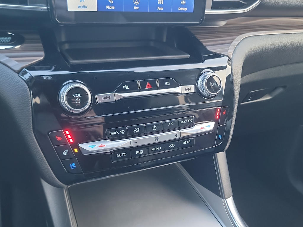 Thumbnail: 2022 Ford Explorer - 24