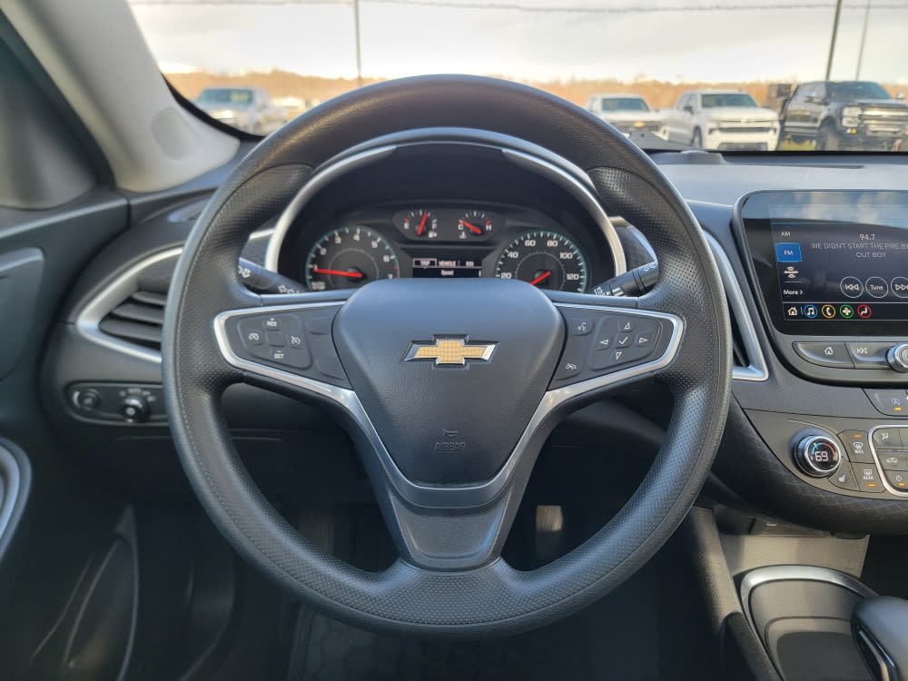 Thumbnail: 2022 Chevrolet Malibu - 3