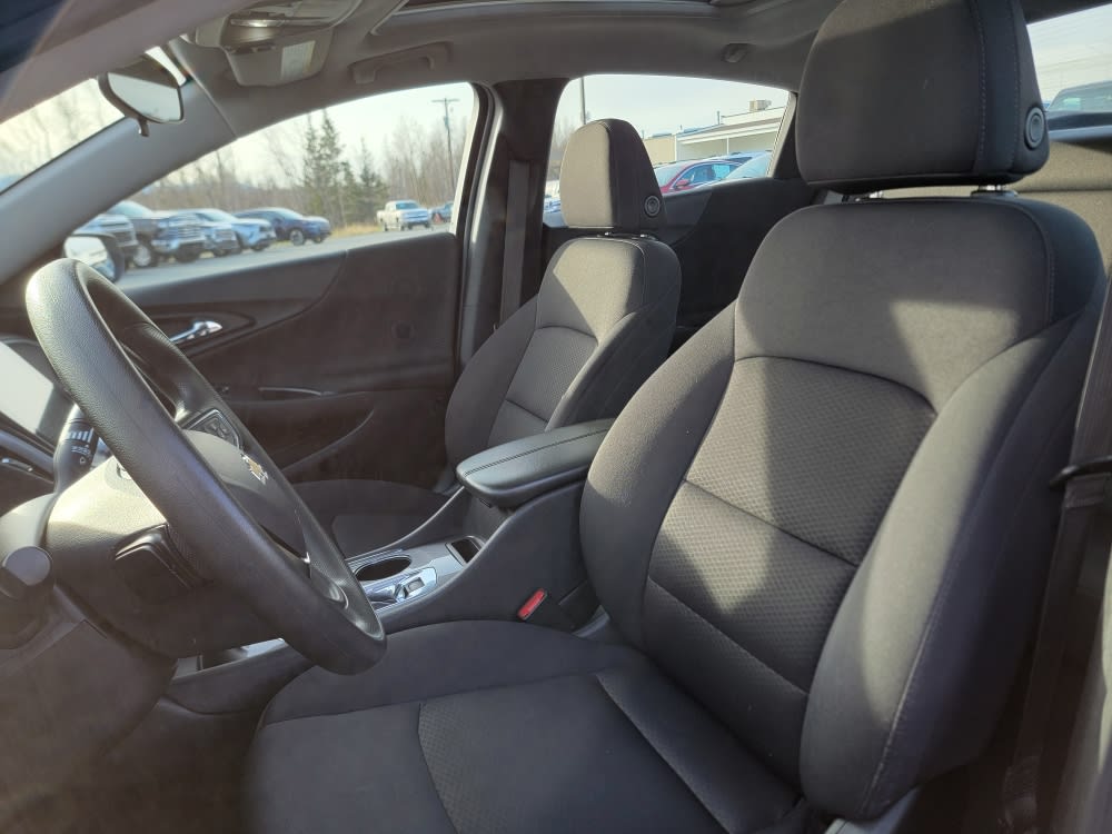 Thumbnail: 2023 Chevrolet Malibu - 10