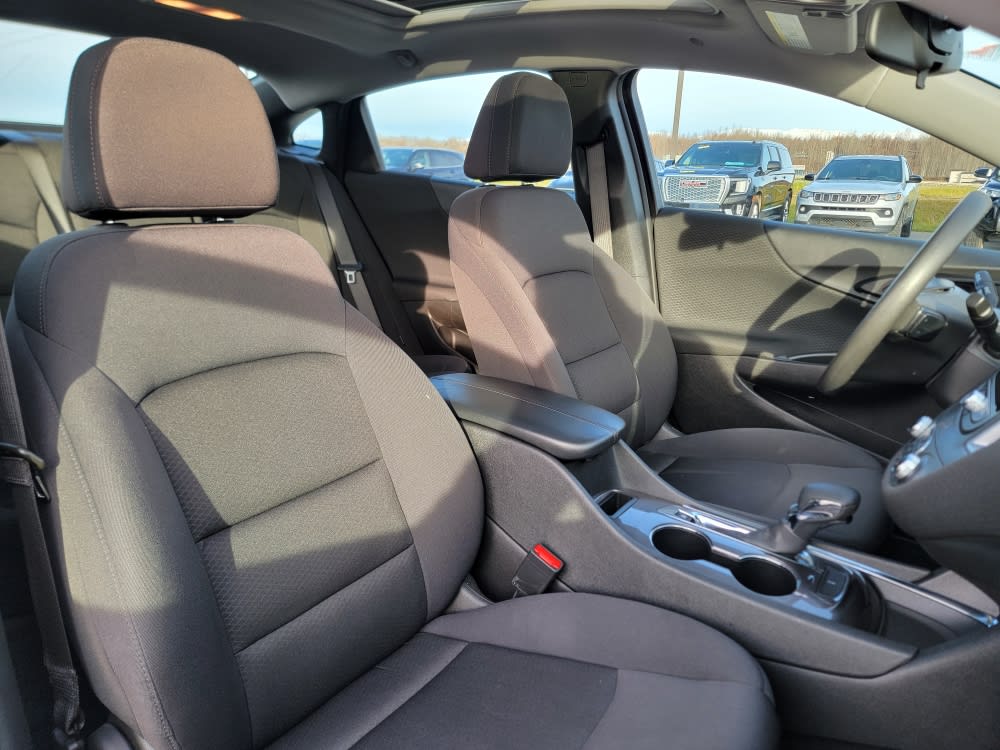 Thumbnail: 2023 Chevrolet Malibu - 11