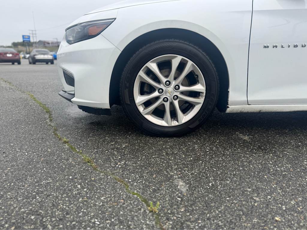 Thumbnail: 2016 Chevrolet Malibu - 6