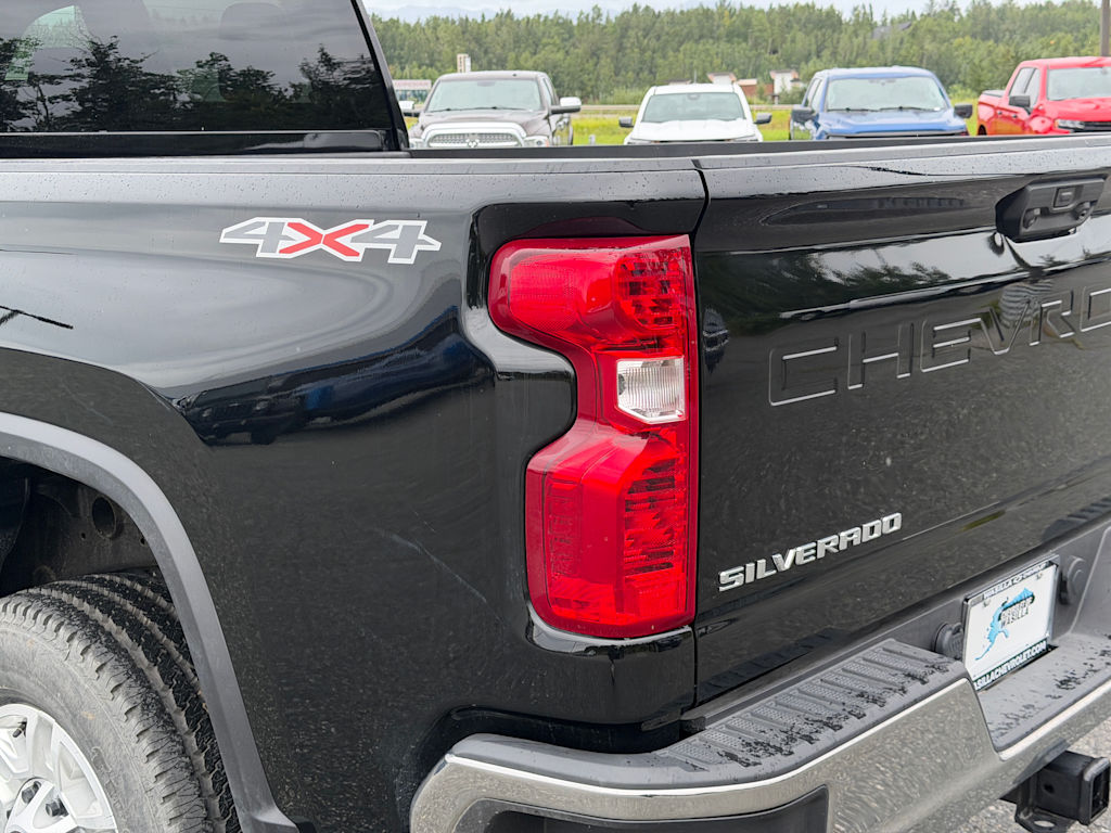 Thumbnail: 2026 Chevrolet Silverado 2500 - 20
