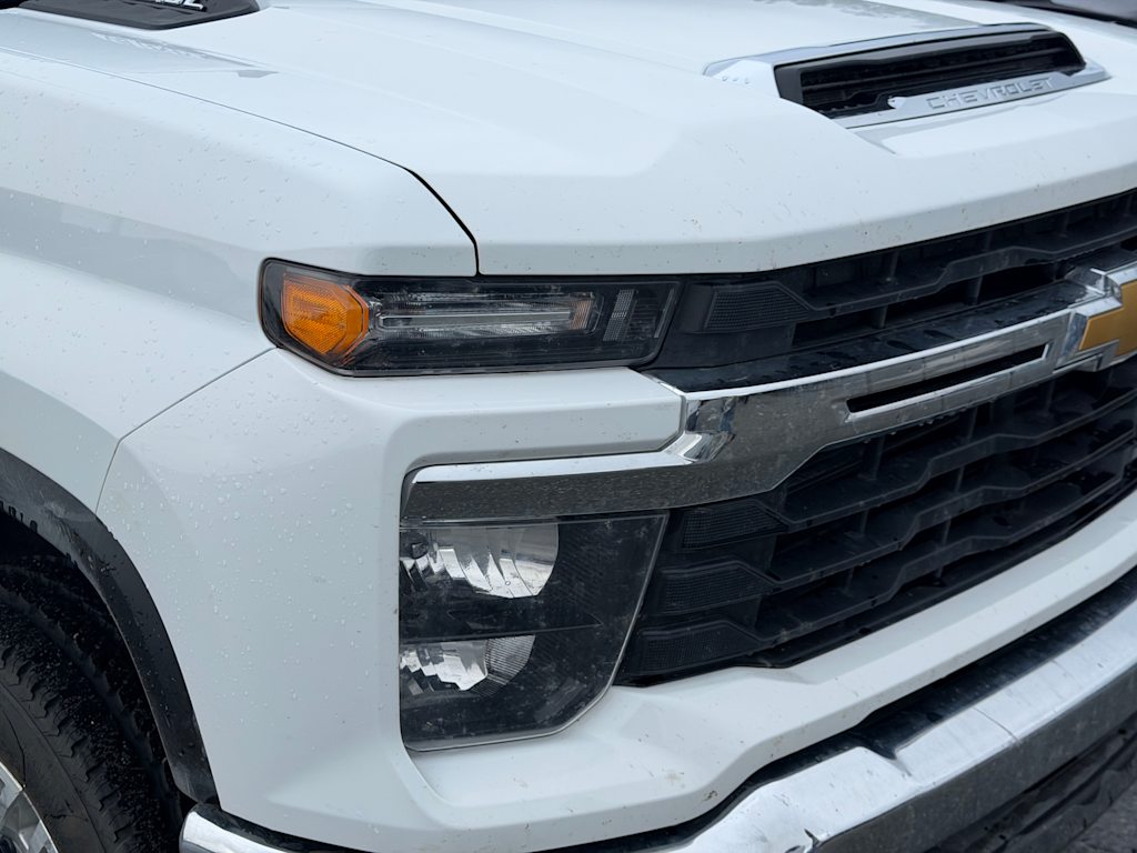 Thumbnail: 2026 Chevrolet Silverado 2500 - 17