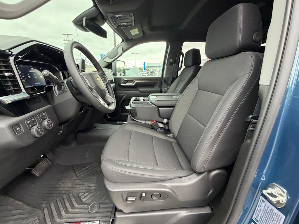 Thumbnail: 2026 Chevrolet Silverado 2500 - 9