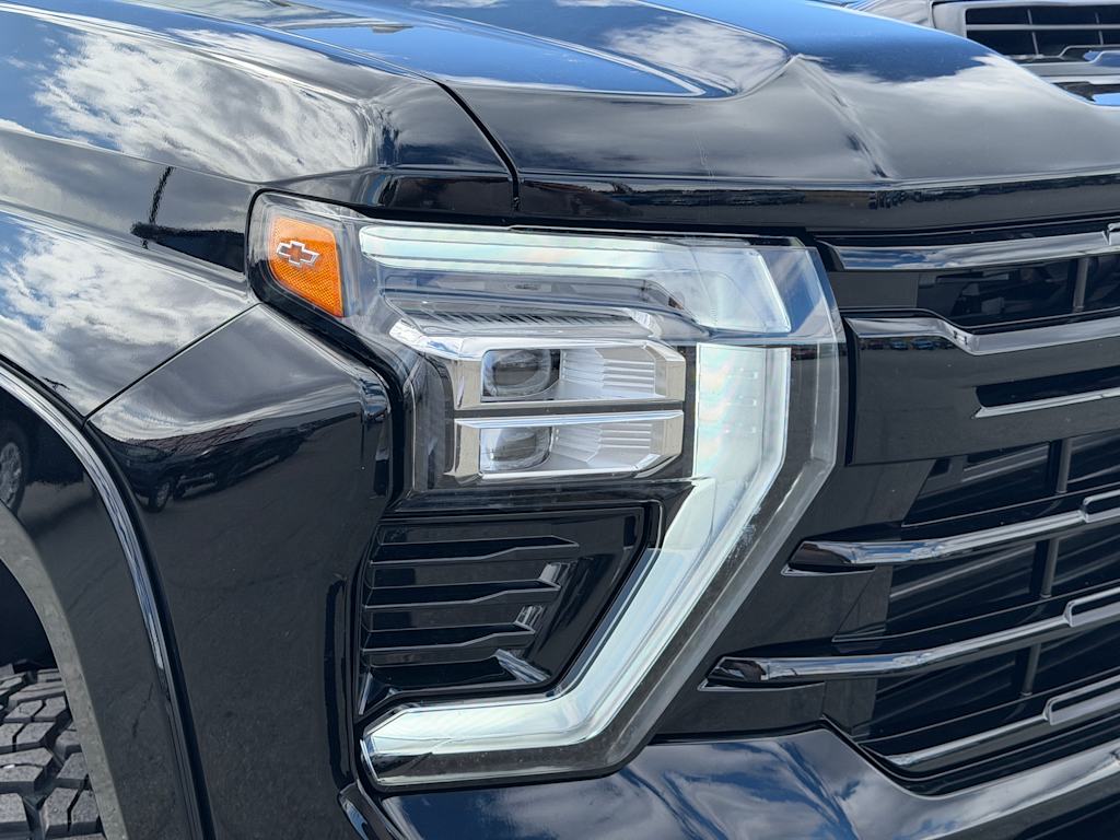 Thumbnail: 2026 Chevrolet Silverado 2500 - 17