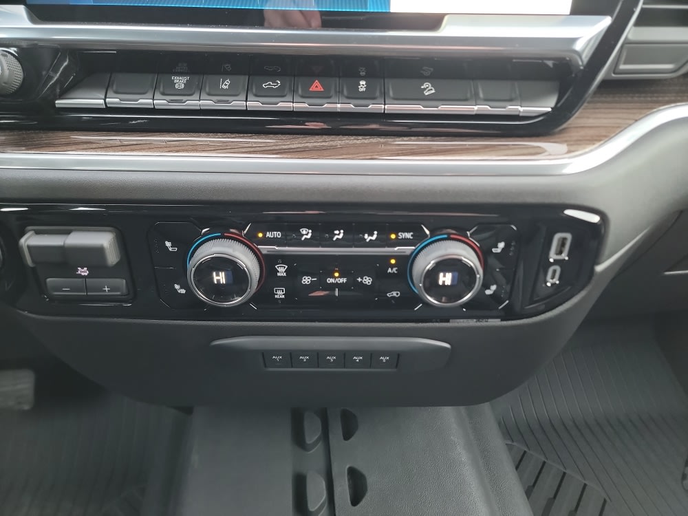 Thumbnail: 2026 Chevrolet Silverado 2500 - 24