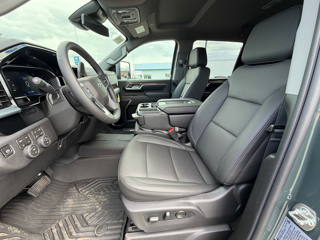 Thumbnail: 2026 Chevrolet Silverado 2500 - 9