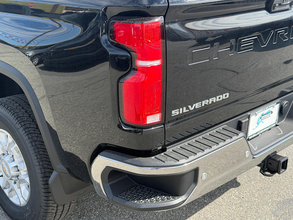 Thumbnail: 2026 Chevrolet Silverado 2500 - 18