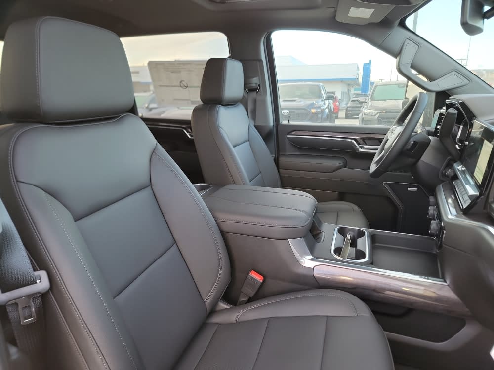 Thumbnail: 2026 Chevrolet Silverado 2500 - 11