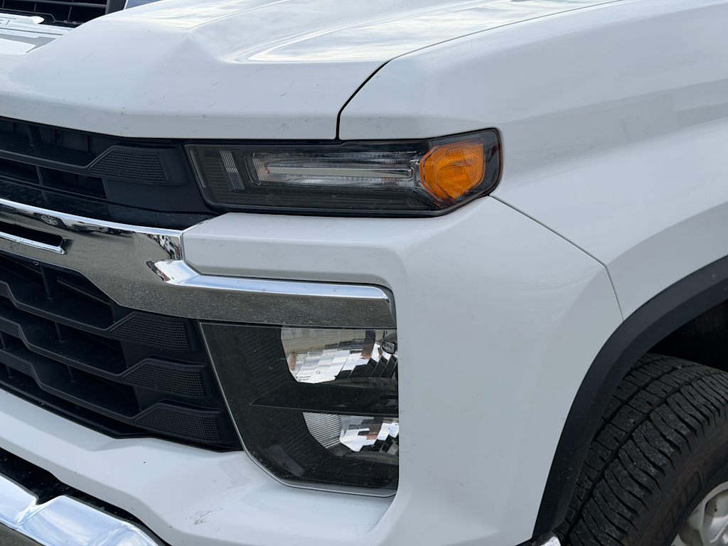 Thumbnail: 2025 Chevrolet Silverado 3500 - 14