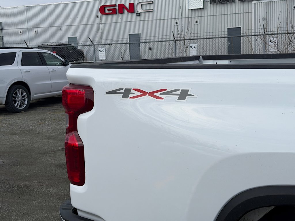 Thumbnail: 2025 Chevrolet Silverado 3500 - 23