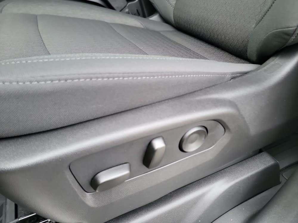 Thumbnail: 2026 Chevrolet Silverado 3500 - 21