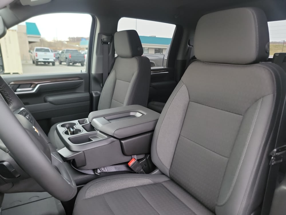 Thumbnail: 2026 Chevrolet Silverado 3500 - 9