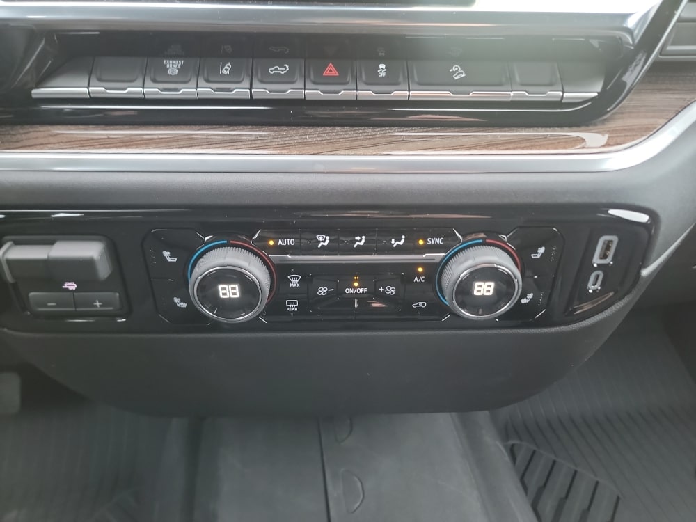 Thumbnail: 2026 Chevrolet Silverado 3500 - 23