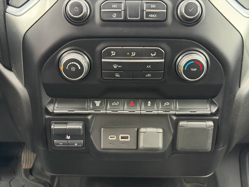 Thumbnail: 2021 Chevrolet Silverado 3500 - 21