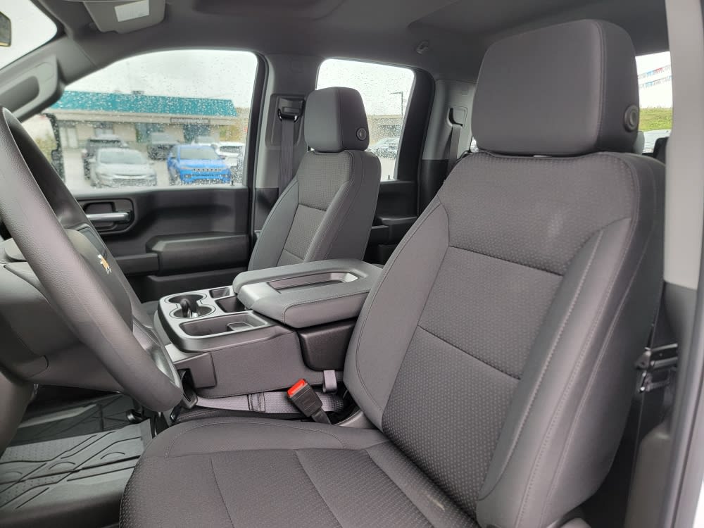 Thumbnail: 2025 Chevrolet Silverado 3500 - 9