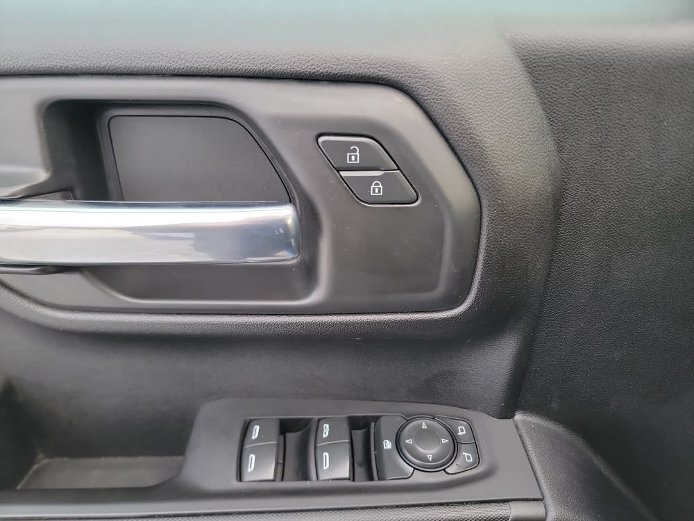 Thumbnail: 2025 Chevrolet Silverado 1500 - 18