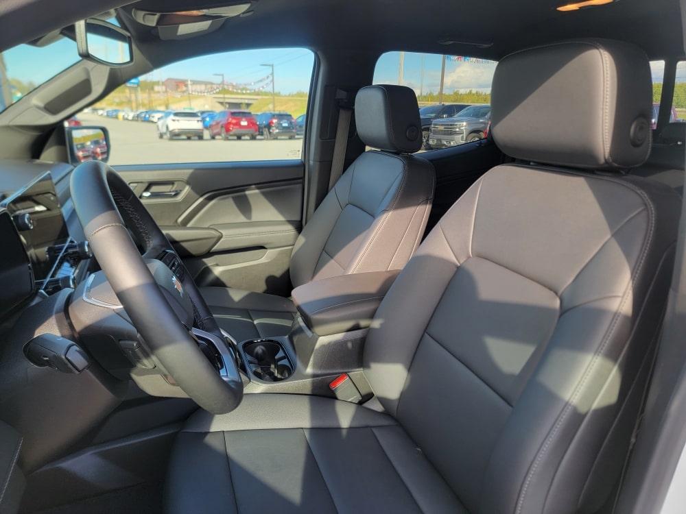 Thumbnail: 2024 Chevrolet Colorado - 10