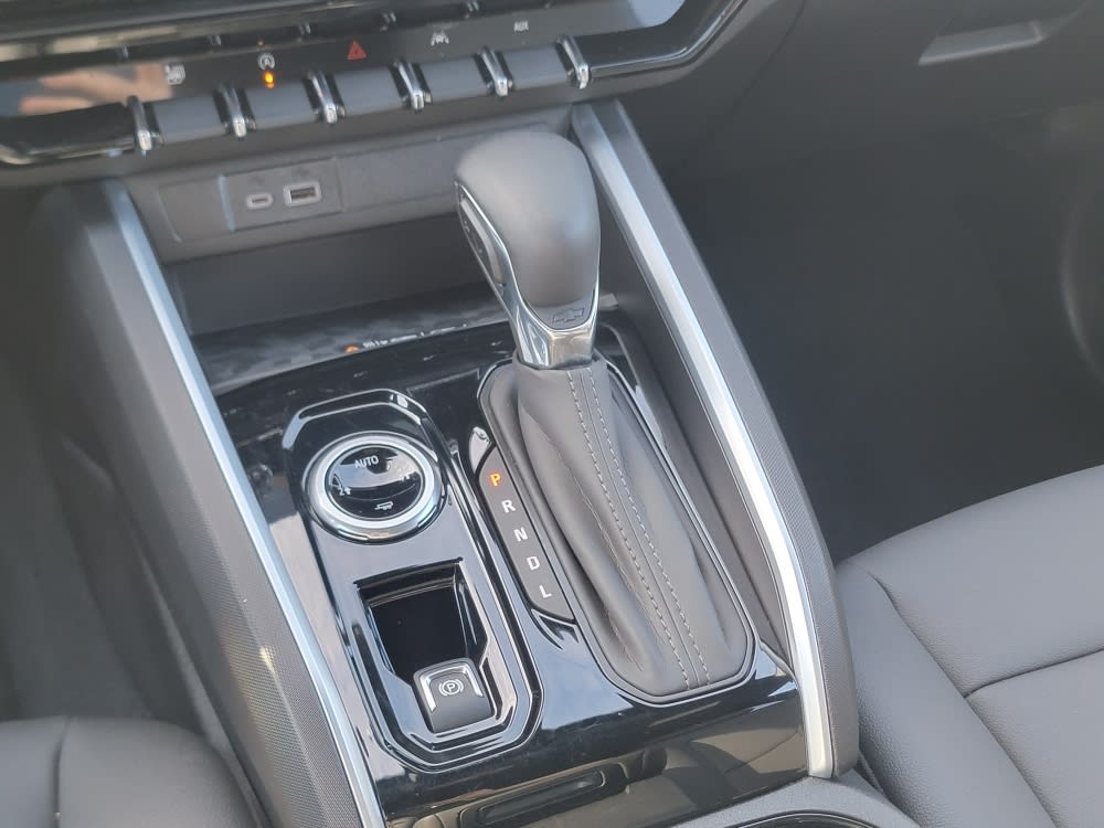 Thumbnail: 2024 Chevrolet Colorado - 14