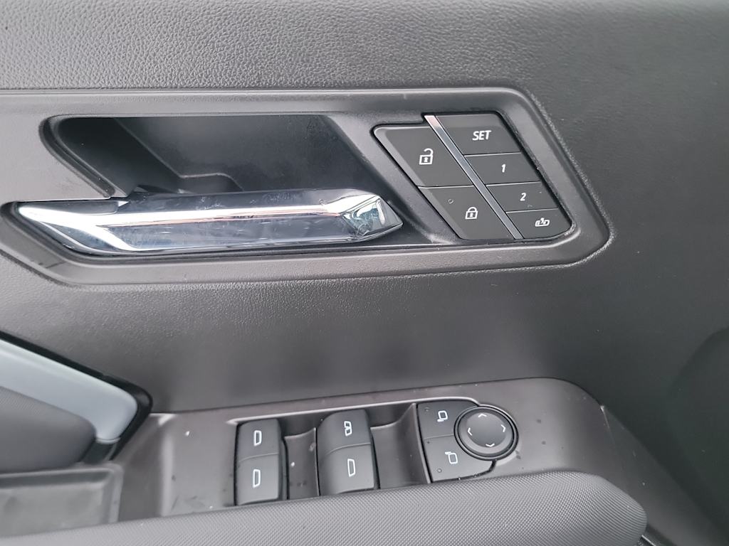 Thumbnail: 2025 Chevrolet Colorado - 21