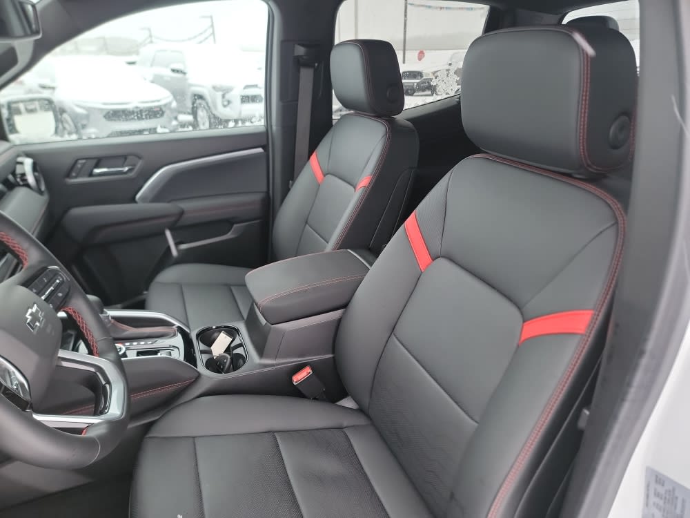 Thumbnail: 2025 Chevrolet Colorado - 9