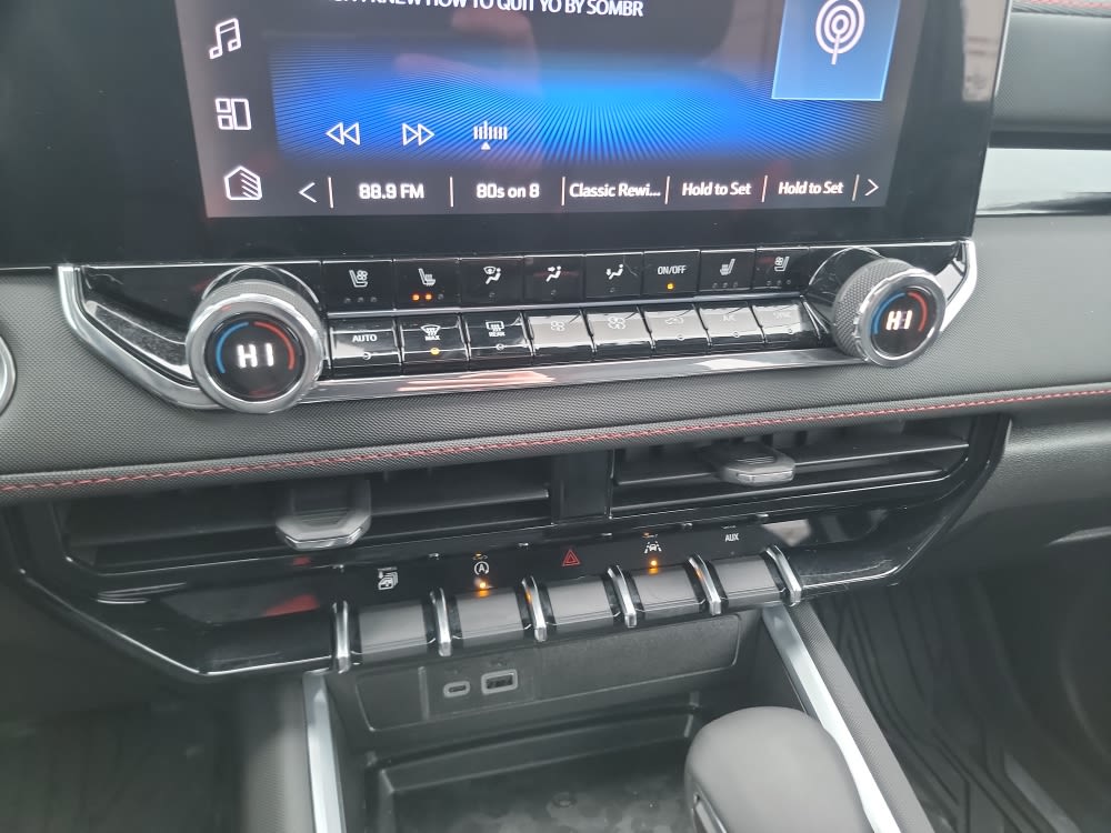 Thumbnail: 2025 Chevrolet Colorado - 23