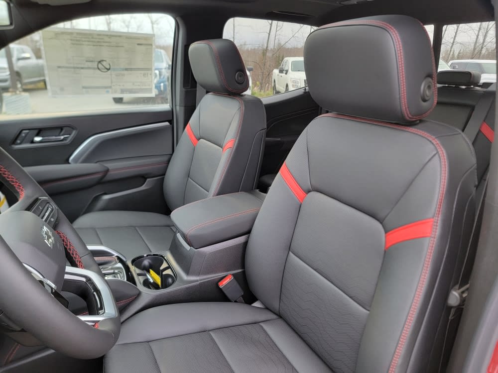 Thumbnail: 2026 Chevrolet Colorado - 10