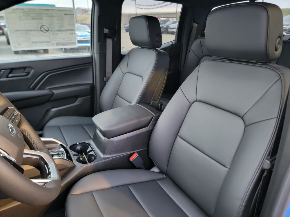 Thumbnail: 2026 Chevrolet Colorado - 10