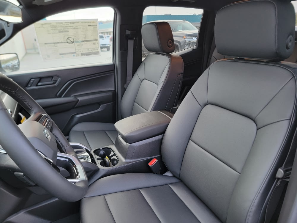 Thumbnail: 2026 Chevrolet Colorado - 10