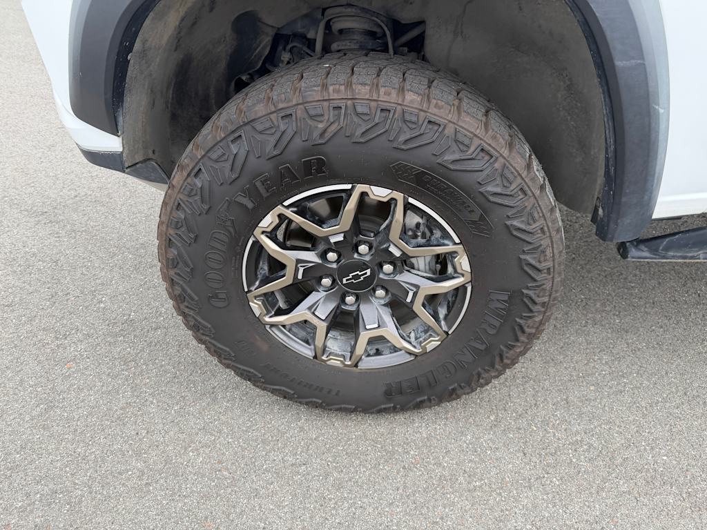 Thumbnail: 2024 Chevrolet Colorado - 7