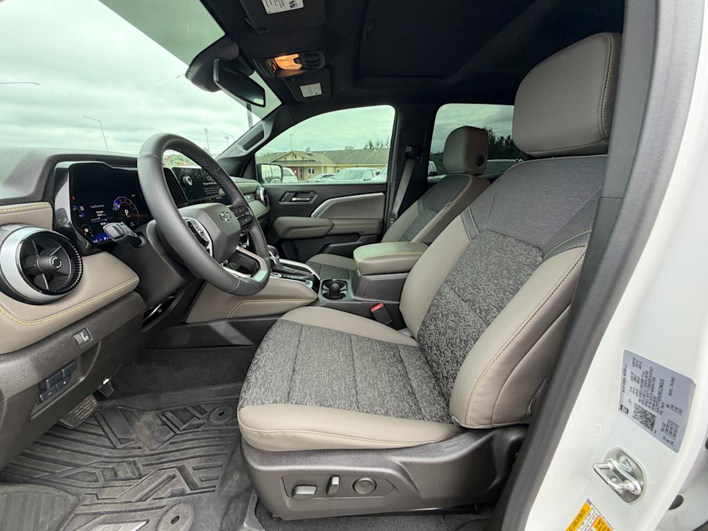 Thumbnail: 2024 Chevrolet Colorado - 9