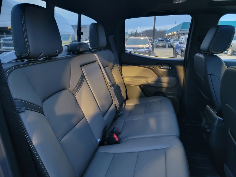 Thumbnail: 2026 Chevrolet Colorado - 12