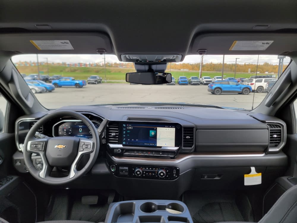 Thumbnail: 2026 Chevrolet Silverado 1500 - 9